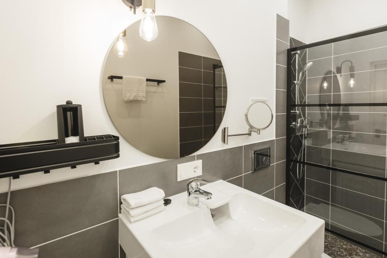 1212 Apartments With Free Parking リガ エクステリア 写真