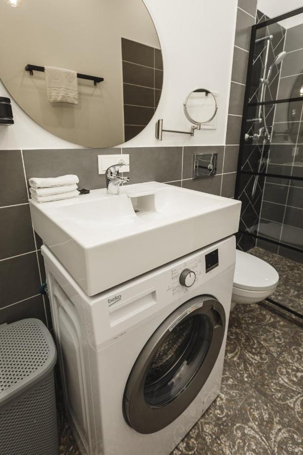 1212 Apartments With Free Parking リガ エクステリア 写真